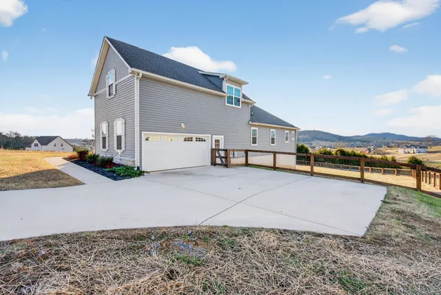 $585,900 | 630 Bridle Path Lane, Hartsville, TN 37074