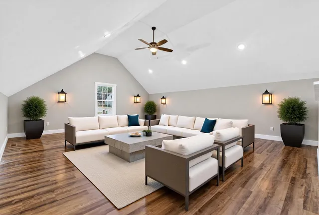 $585,900 | 630 Bridle Path Lane, Hartsville, TN 37074