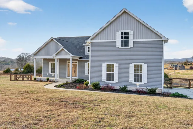 $585,900 | 630 Bridle Path Lane, Hartsville, TN 37074