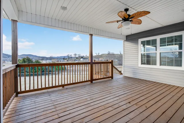 $585,900 | 630 Bridle Path Lane, Hartsville, TN 37074