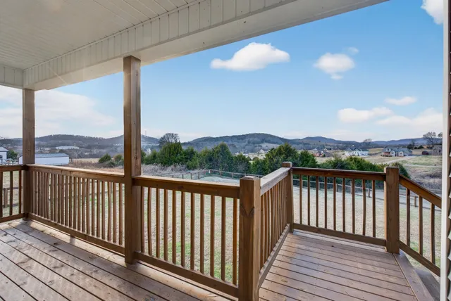 $585,900 | 630 Bridle Path Lane, Hartsville, TN 37074