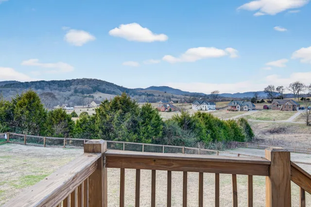 $585,900 | 630 Bridle Path Lane, Hartsville, TN 37074