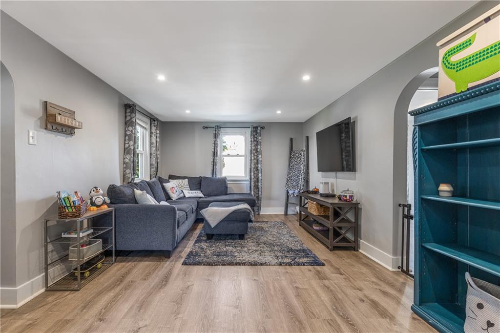 56 Coraopolis Road Coraopolis, PA 15108 - Photo 5 of 25 Gallery Image 5