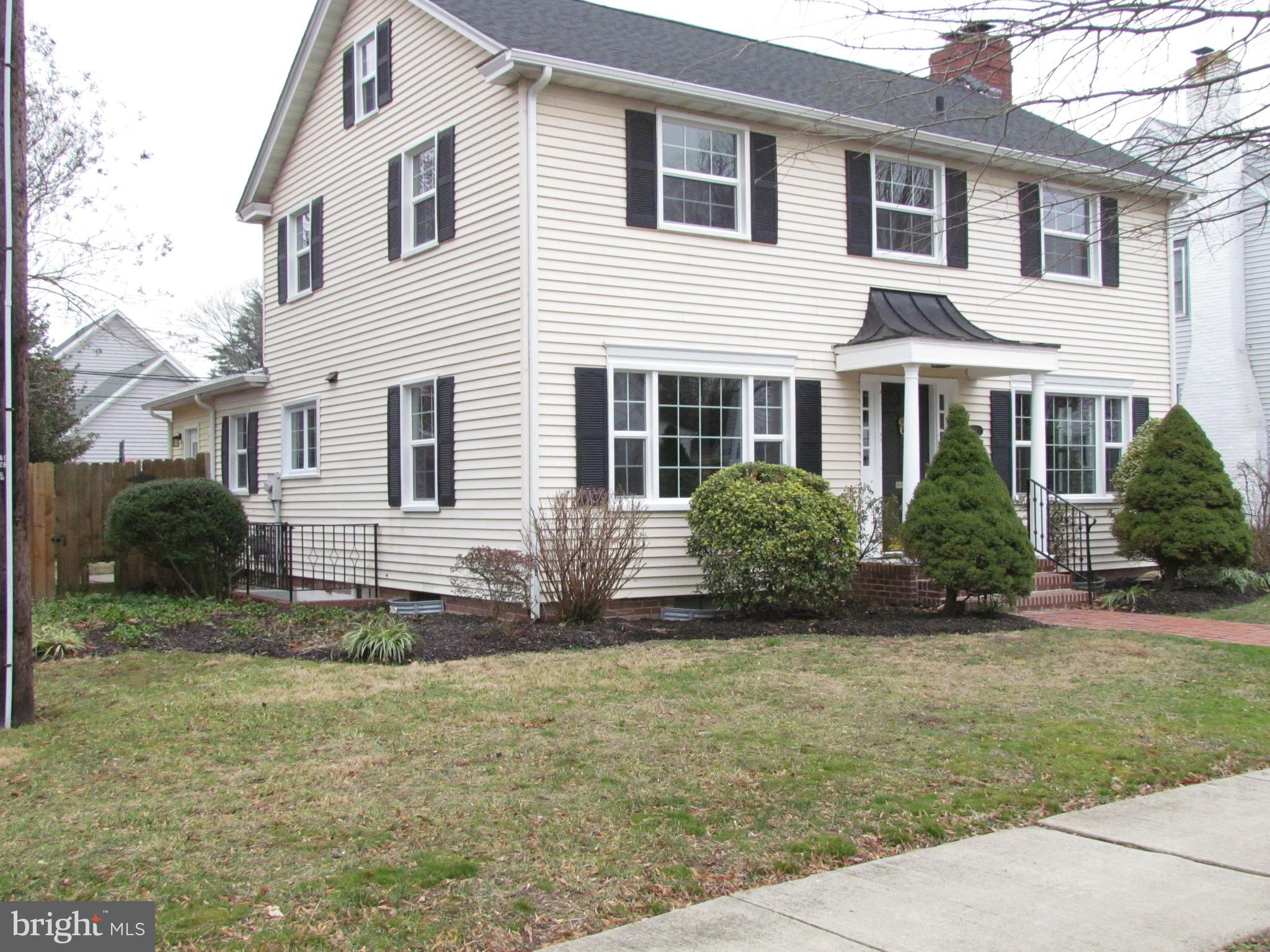 54 Rodney Road Dover, DE 19901 - Photo 3 of 40 Lovely home with landscaping
