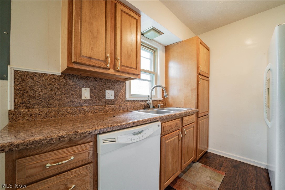 18513 Homeway Road Cleveland, OH 44135 - Photo 9 of 34 Gallery Image 9