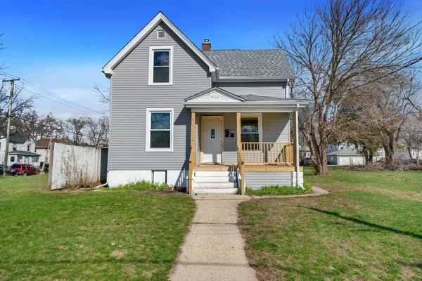 $155,000 | 906 South 5th Street, Rockford, IL 61104