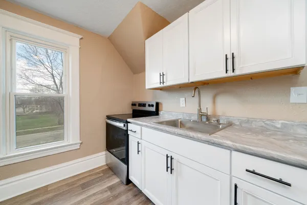 $155,000 | 906 South 5th Street, Rockford, IL 61104