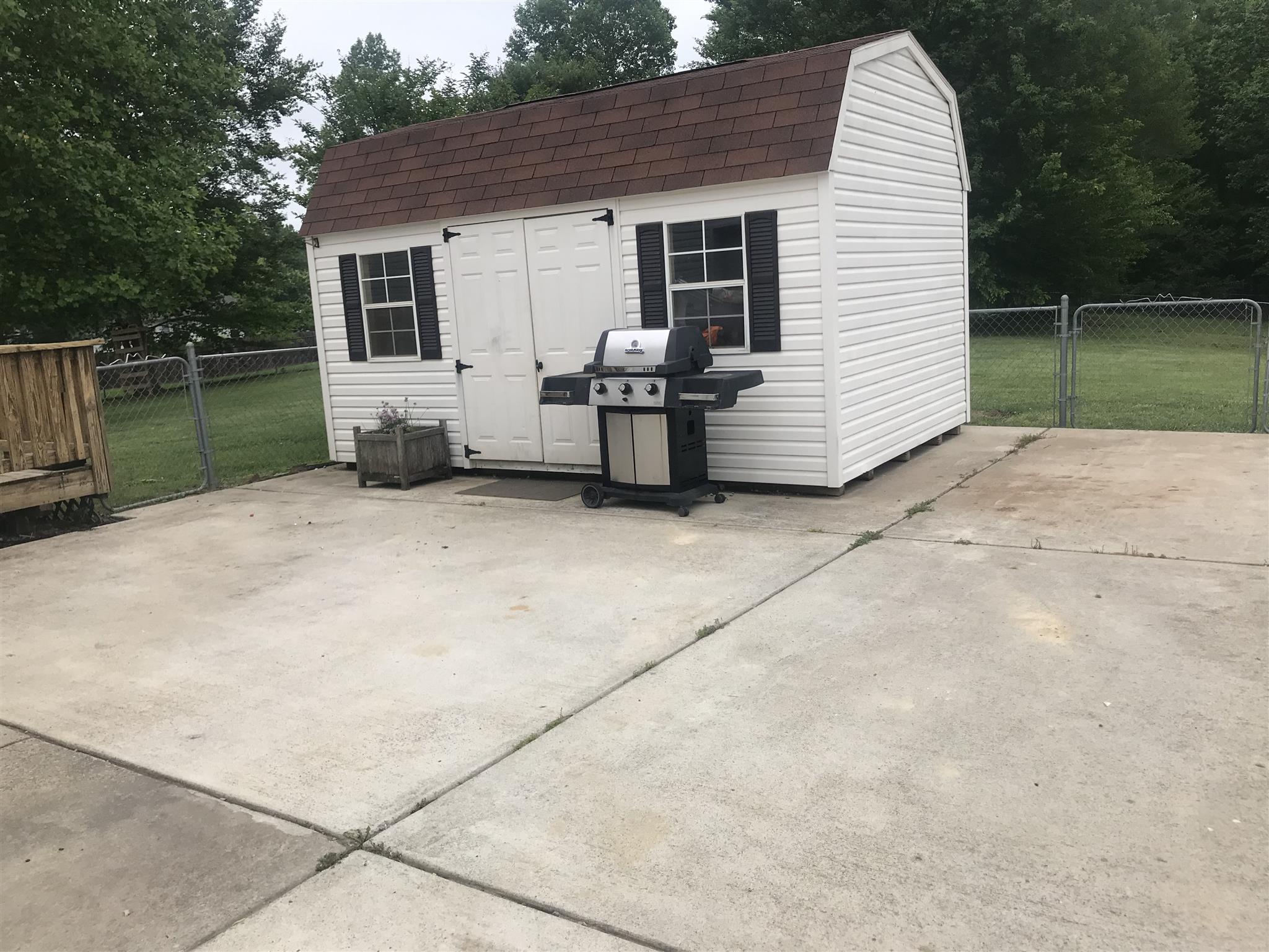 1037 Heatherwood Road Pleasant View, TN 37146 - Photo 26 of 28 Shed conveys!