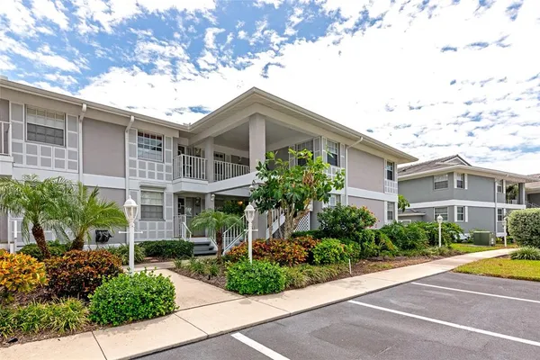 $575,000 | 1145 Edgewater Circle, Unit 1145, Bradenton, FL 34209