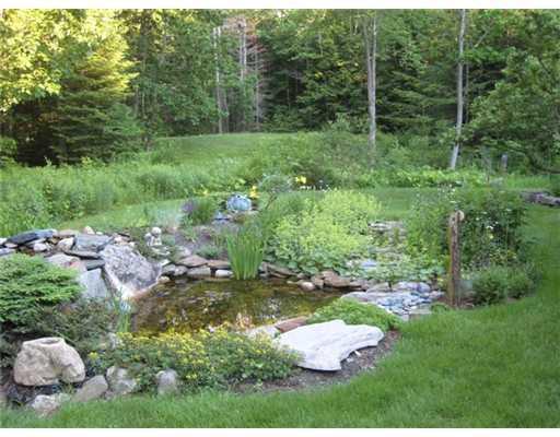 12 Fogg's Point Road Freeport, ME 04032 - Photo 9 of 25 Yard/Garden. Outside of the screened...