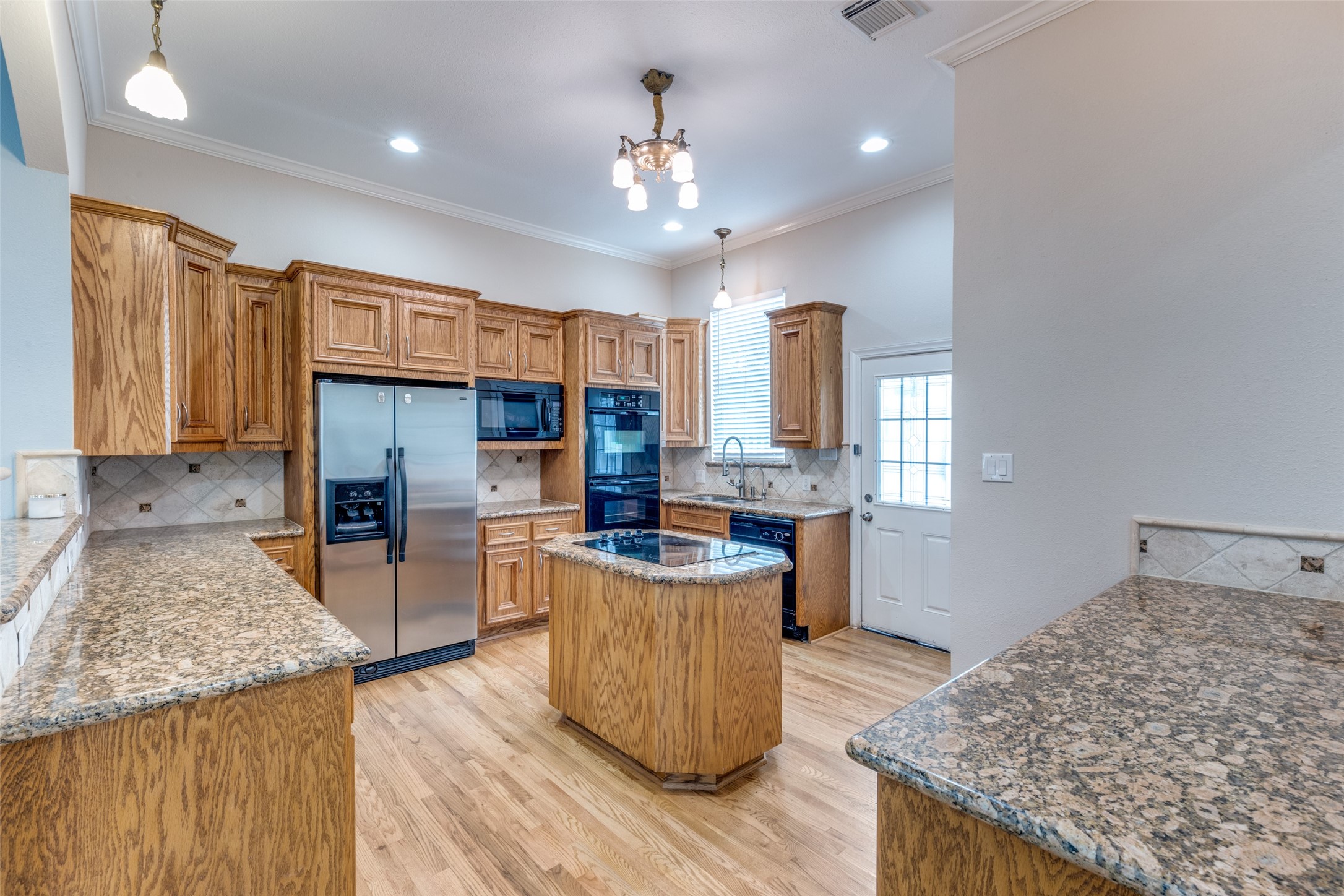 1220 Bingham Street Houston, TX 77007 - Photo 11 of 29 Kitchen view