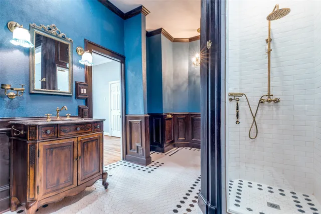 $799,900 | 1220 Bingham Street, Houston, TX 77007