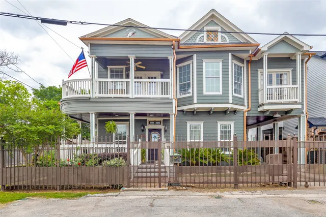 $799,900 | 1220 Bingham Street, Houston, TX 77007