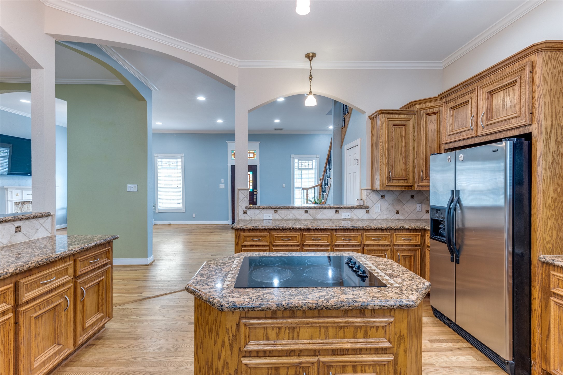 1220 Bingham Street Houston, TX 77007 - Photo 9 of 29 Kitchen with a cook top