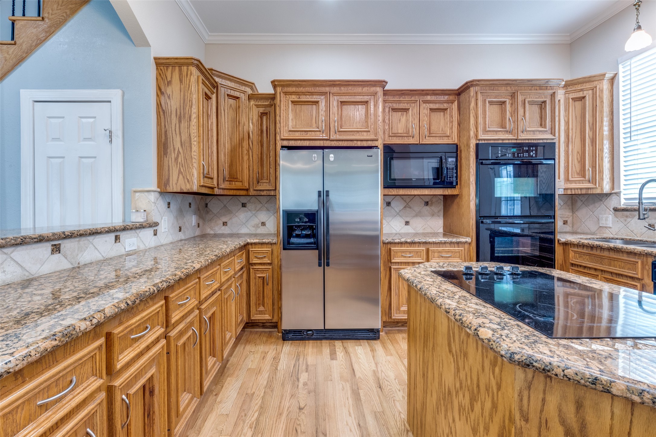 1220 Bingham Street Houston, TX 77007 - Photo 10 of 29 Granite counter tops