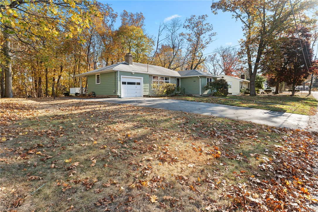 24 Craig Road Warwick, RI 02886 - Photo 2 of 36 Gallery Image 2