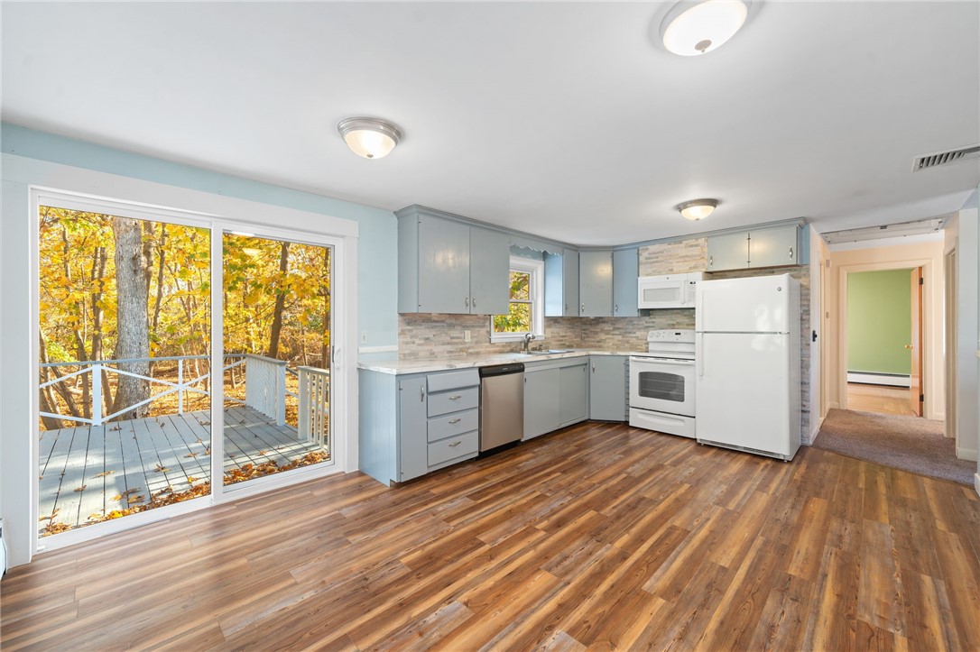 24 Craig Road Warwick, RI 02886 - Photo 8 of 36 Gallery Image 8
