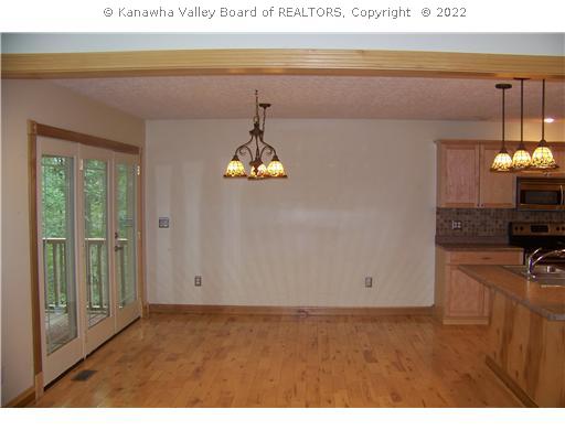 13 Woodberry Way Winfield, WV 25213 - Photo 5 of 8 Kitchen.