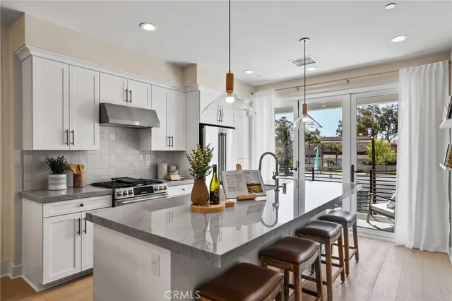 $1,264,000 | 19071 Main Street, Unit 117, Huntington Beach, CA 92648