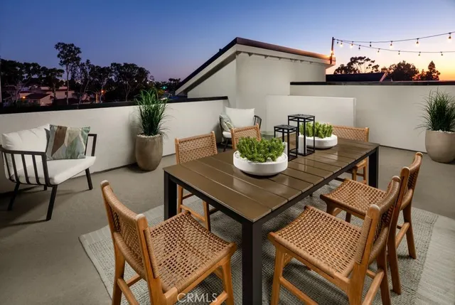 $1,264,000 | 19071 Main Street, Unit 117, Huntington Beach, CA 92648