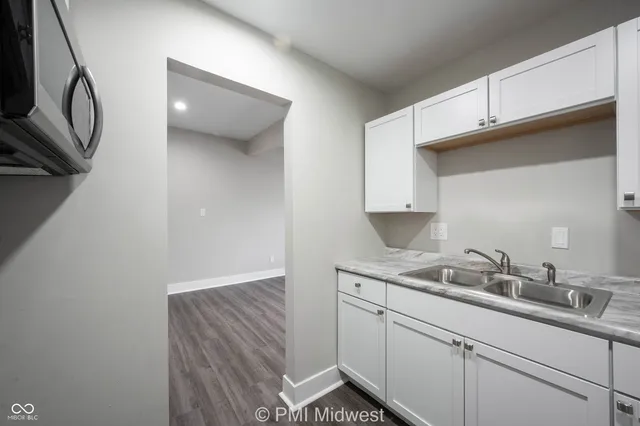 $899 | 2060 North Delaware Street, Unit 12, Indianapolis, IN 46202