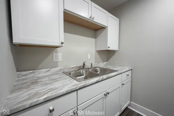 $899 | 2060 North Delaware Street, Unit 12, Indianapolis, IN 46202