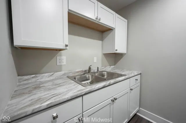 $899 | 2060 North Delaware Street, Unit 12, Indianapolis, IN 46202