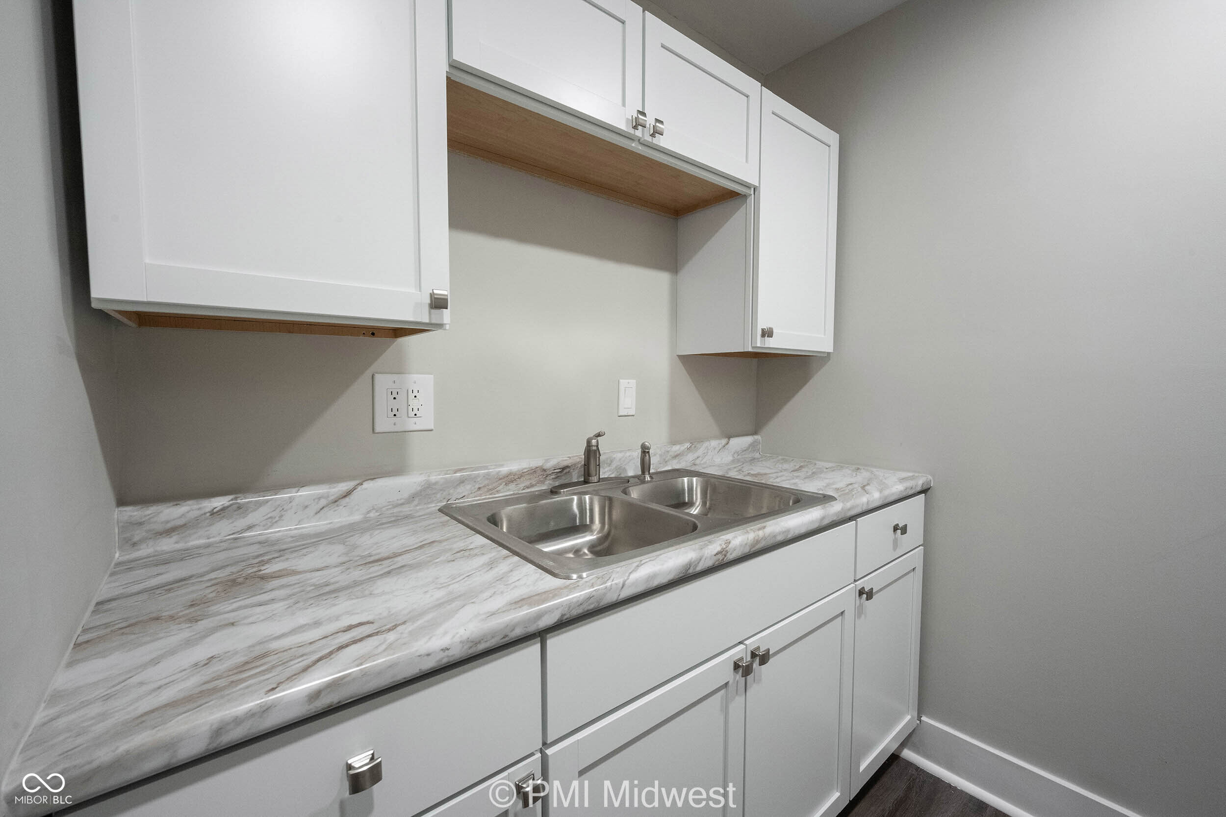 2060 North Delaware Street, Unit 12 Indianapolis, IN 46202 - Photo 9 of 20