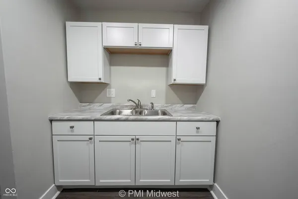$899 | 2060 North Delaware Street, Unit 12, Indianapolis, IN 46202