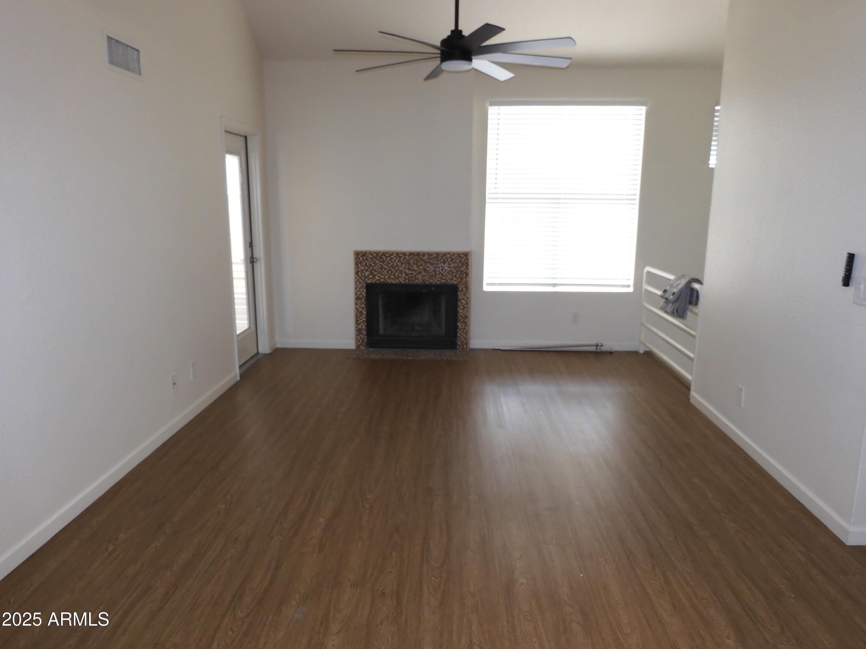154 West 5th Street, Unit 242 Tempe, AZ 85281 - Photo 3 of 23 Living Room