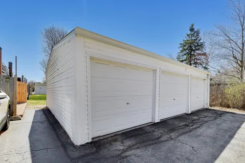 a view of a garage