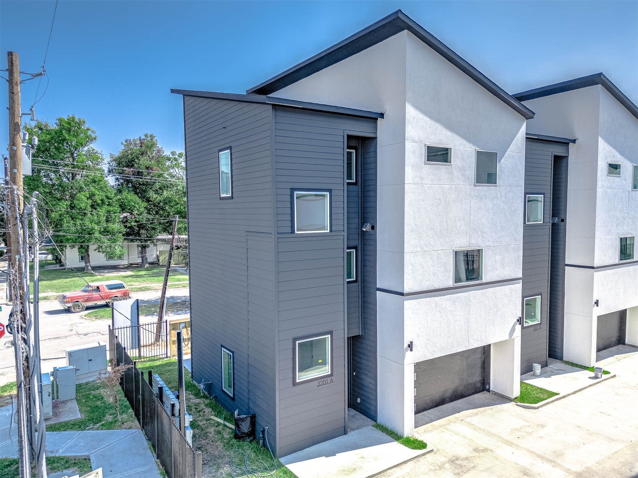 3201 St Emanuel Street, Unit A Houston, TX 77004 - Photo 2 of 37 Front