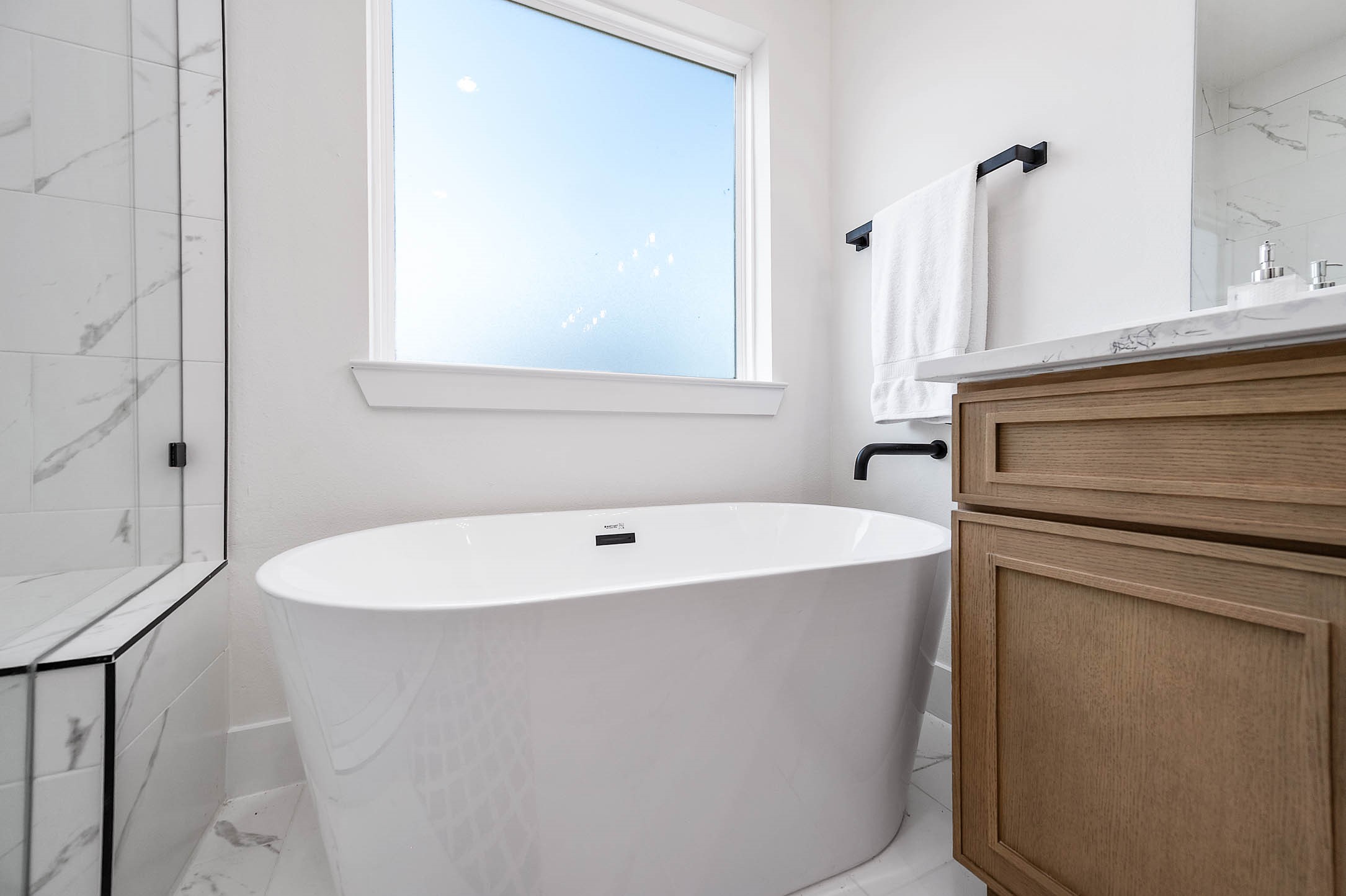 3201 St Emanuel Street, Unit A Houston, TX 77004 - Photo 29 of 37 Primary Bathroom