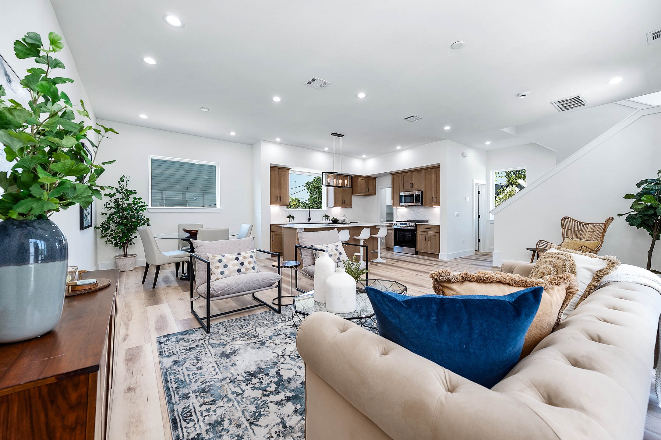 3201 St Emanuel Street, Unit A Houston, TX 77004 - Photo 10 of 37 Living Room