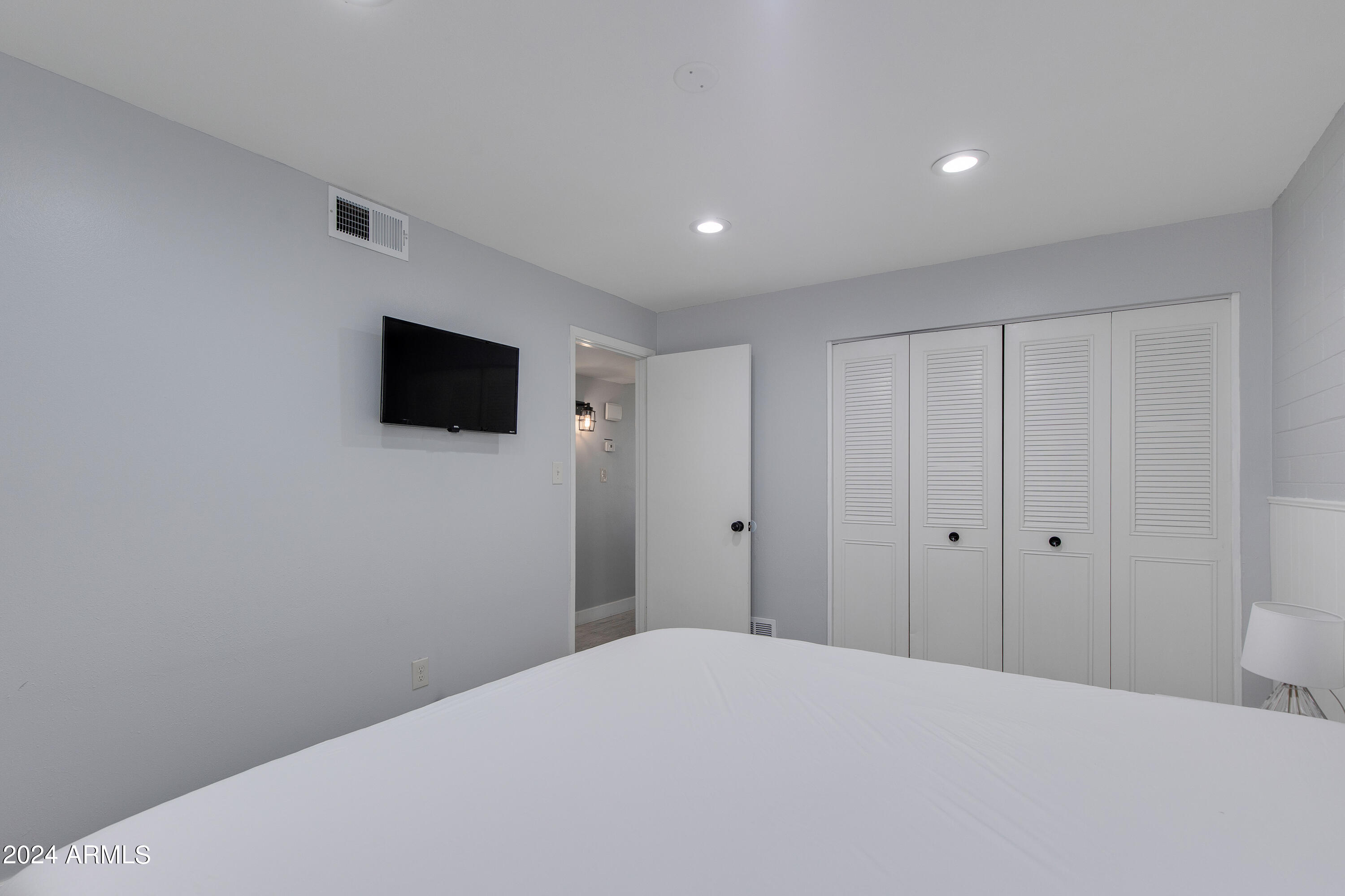 4131 East Camelback Road, Unit 40 Phoenix, AZ 85018 - Photo 18 of 27 35-Calle RedondaG