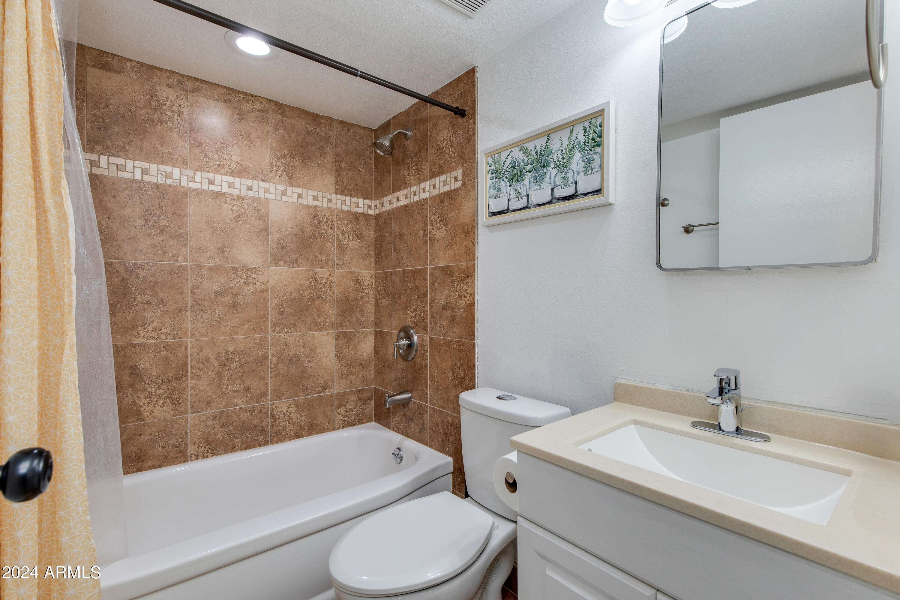 4131 East Camelback Road, Unit 40 Phoenix, AZ 85018 - Photo 19 of 27 37-Calle Redonda