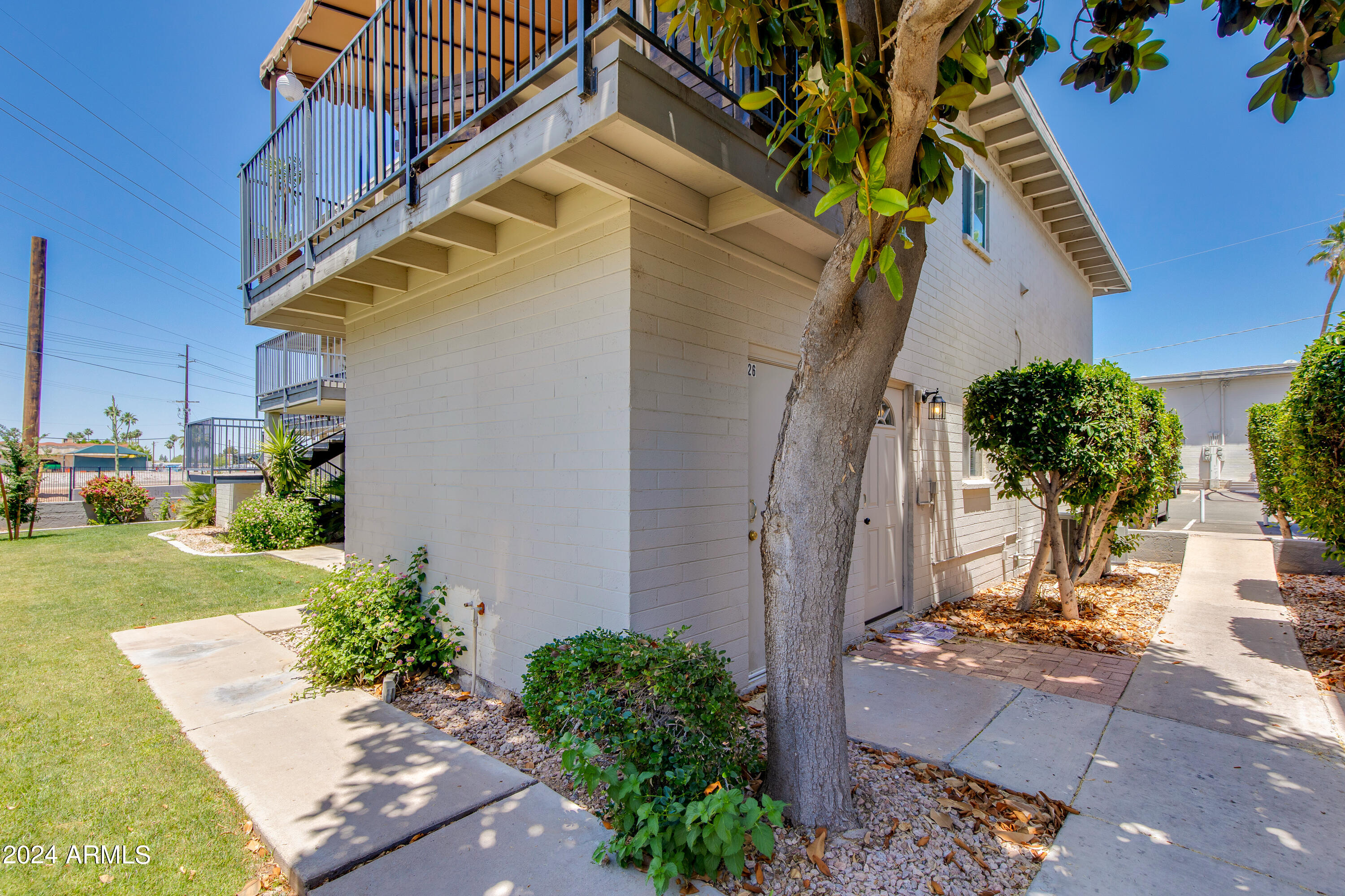4131 East Camelback Road, Unit 40 Phoenix, AZ 85018 - Photo 20 of 27 38-Calle Redonda