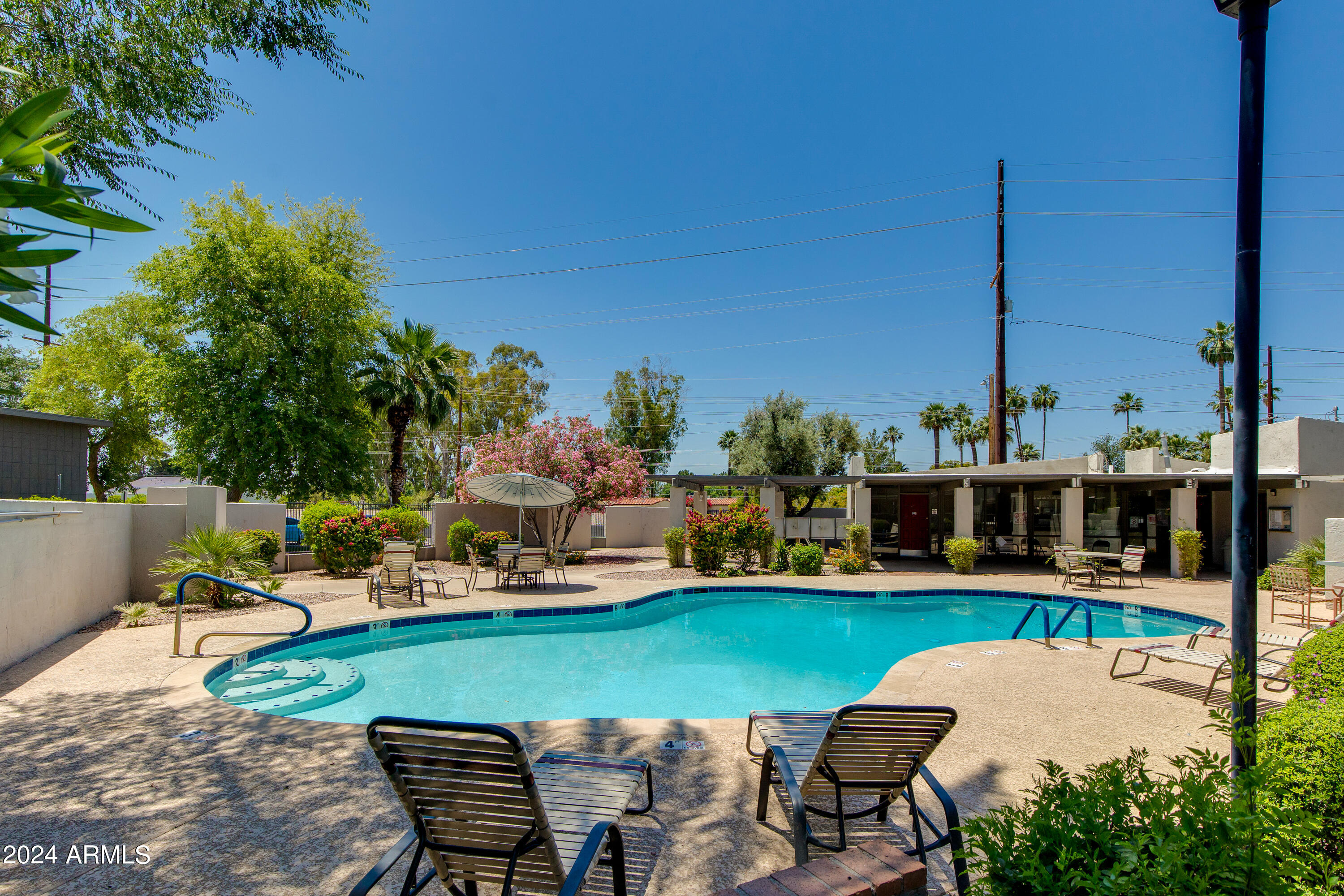 4131 East Camelback Road, Unit 40 Phoenix, AZ 85018 - Photo 23 of 27 43-Calle Redonda