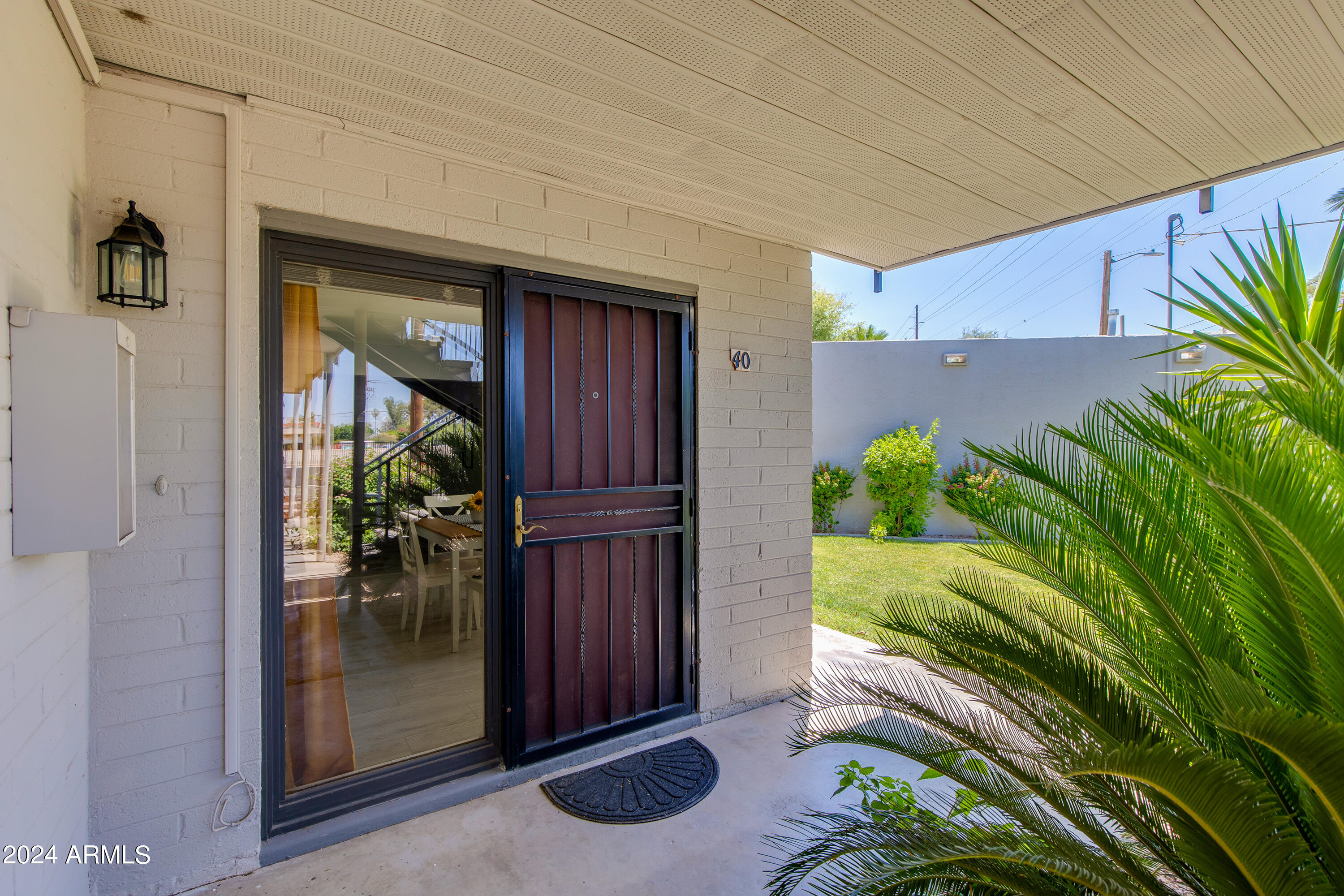 4131 East Camelback Road, Unit 40 Phoenix, AZ 85018 - Photo 5 of 27 10-Calle Redonda