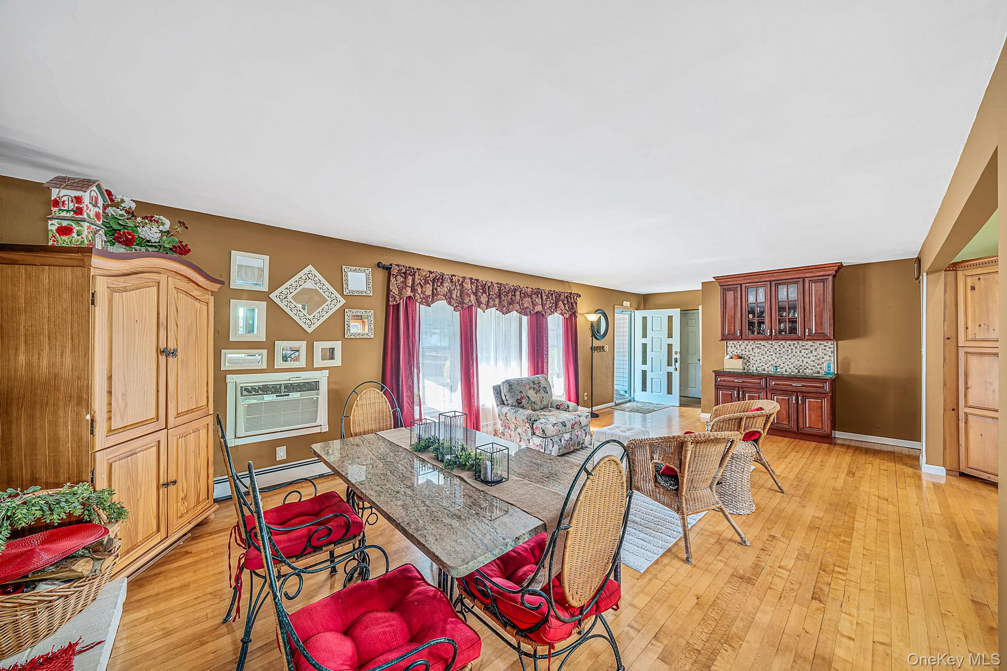 79 Fulton Boulevard Commack, NY 11725 - Photo 14 of 34 Gallery Image 14