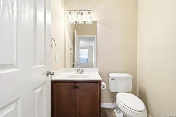$2,395 | 1914 Lake Peipsi, San Antonio, TX 78251