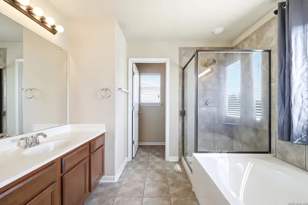 $2,395 | 1914 Lake Peipsi, San Antonio, TX 78251