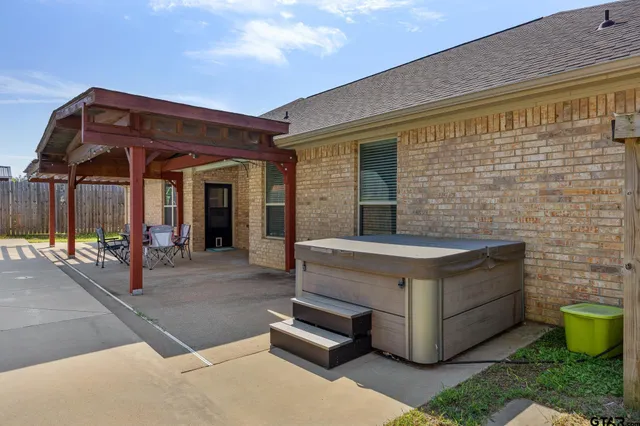 $384,900 | 708 Jaxon Drive, Whitehouse, TX 75791
