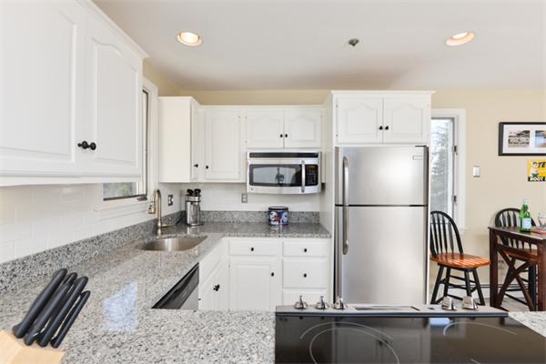 756 Jerusalem Road, Unit 6 Cohasset, MA 02025 - Photo 3 of 18 Gallery Image 3