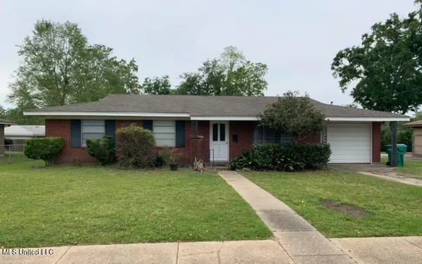 $1,550 | 2504 Middlecoff Drive, Gulfport, MS 39507
