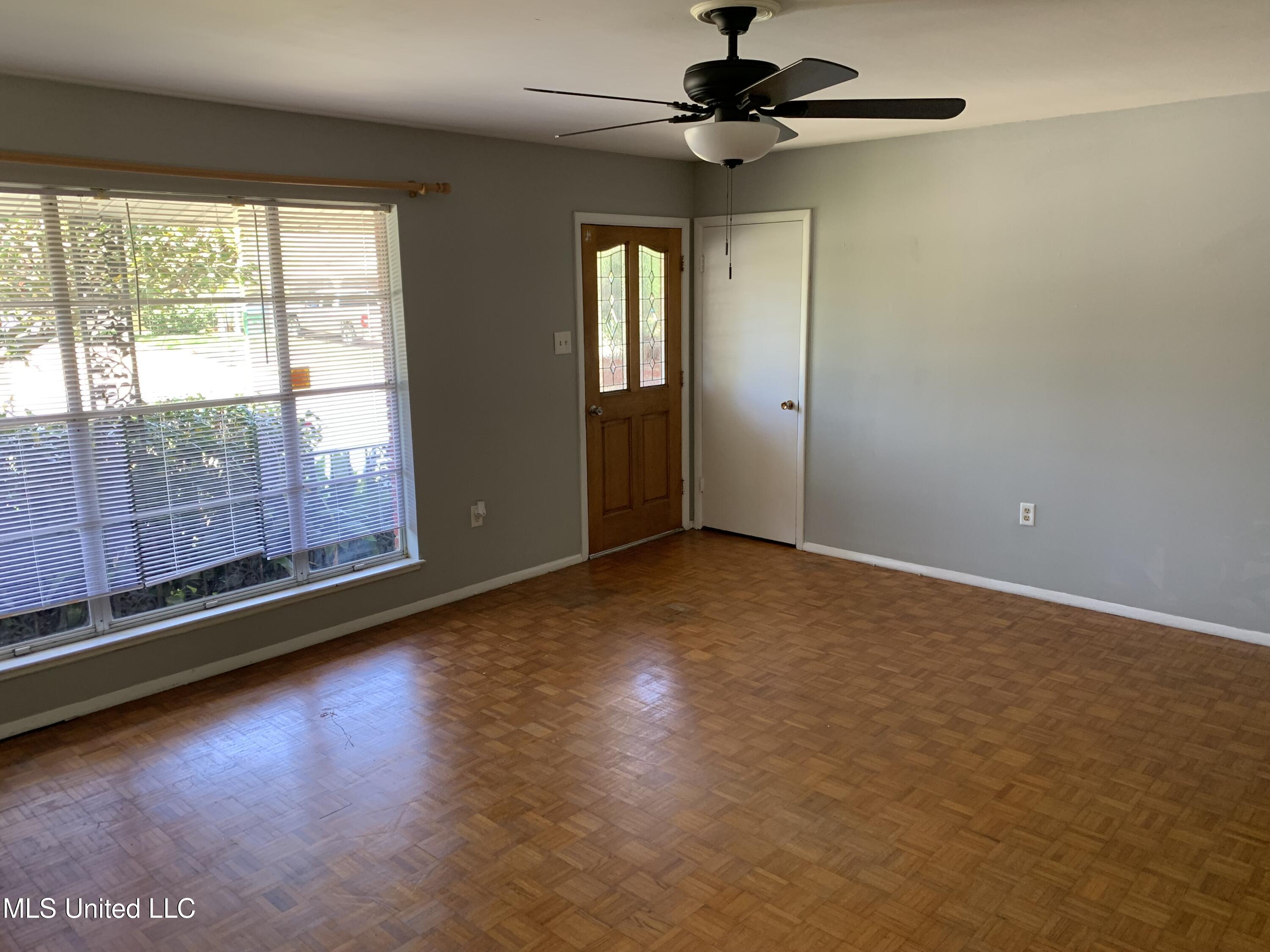 2504 Middlecoff Drive Gulfport, MS 39507 - Photo 2 of 9 IMG_4474