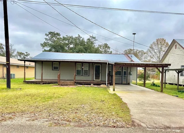 $105,000 | 106 10th Street, Oberlin, LA 70655