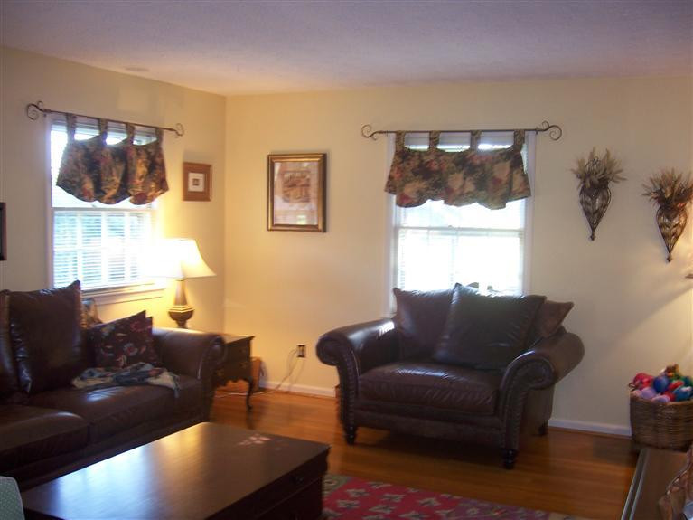 193 Cypress Road Versailles, KY 40383 - Photo 9 of 18 Living room/Den