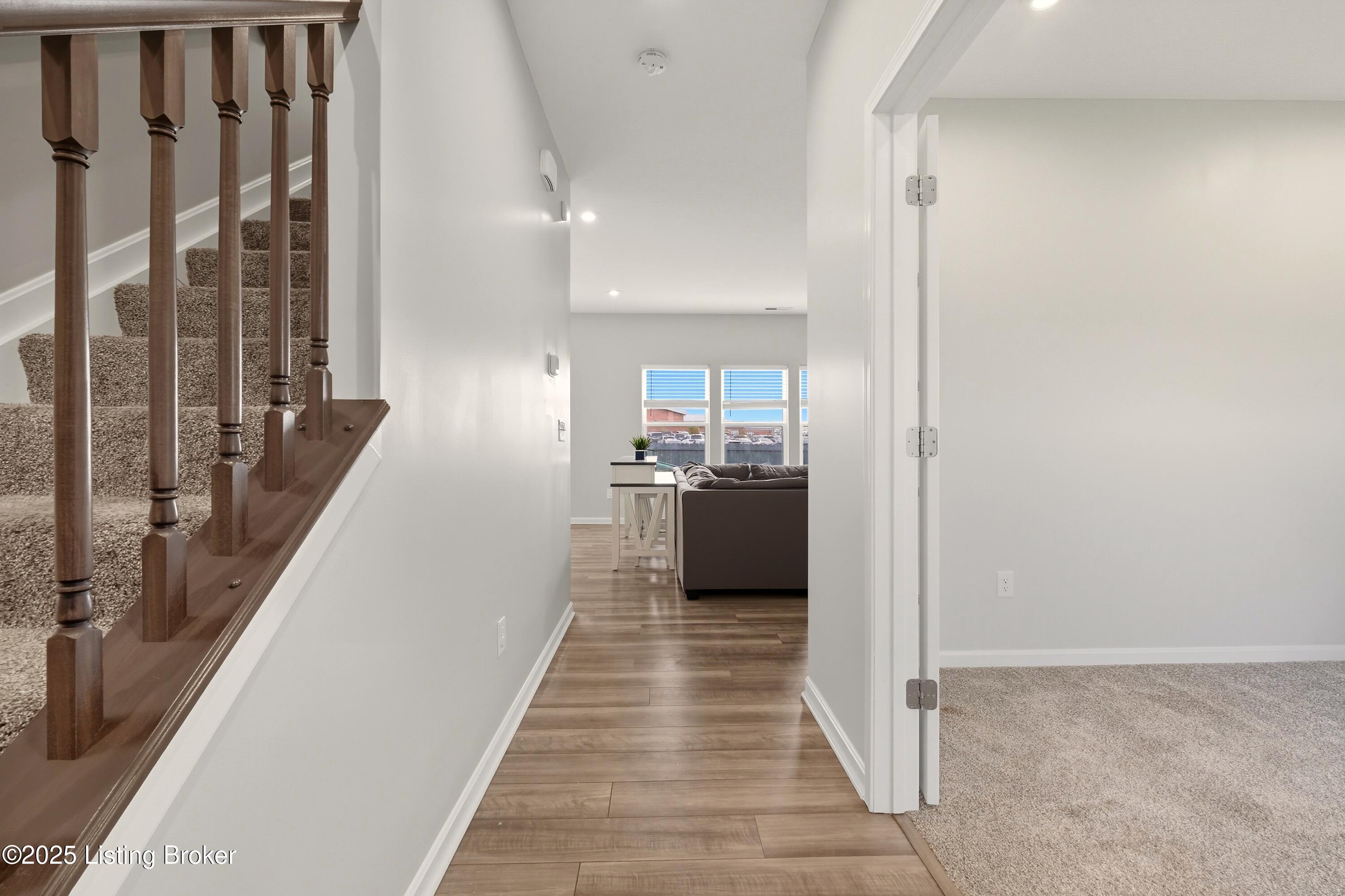 112 Peregrine Road Mount Washington, KY 40047 - Photo 4 of 30 Foyer 2