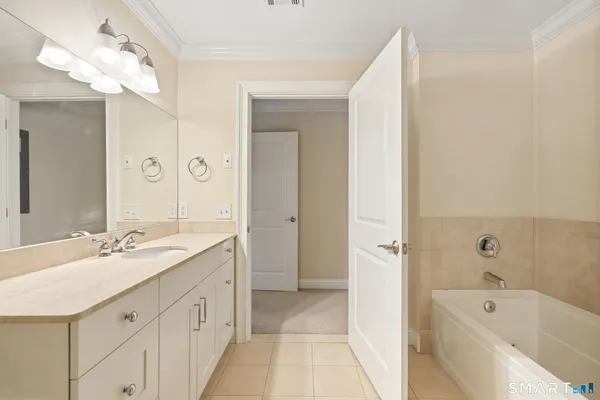 $584,900 | 142 East Avenue, Unit A305, Norwalk, CT 06851